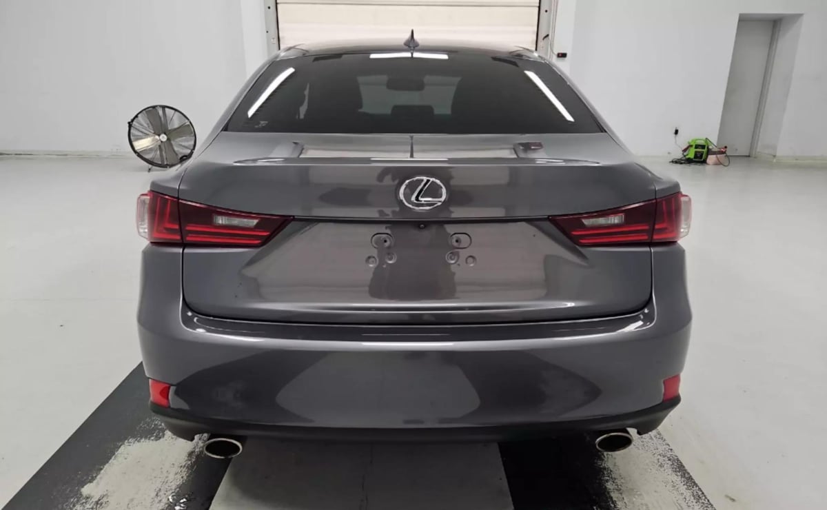 2015 Lexus IS 250 photo 3