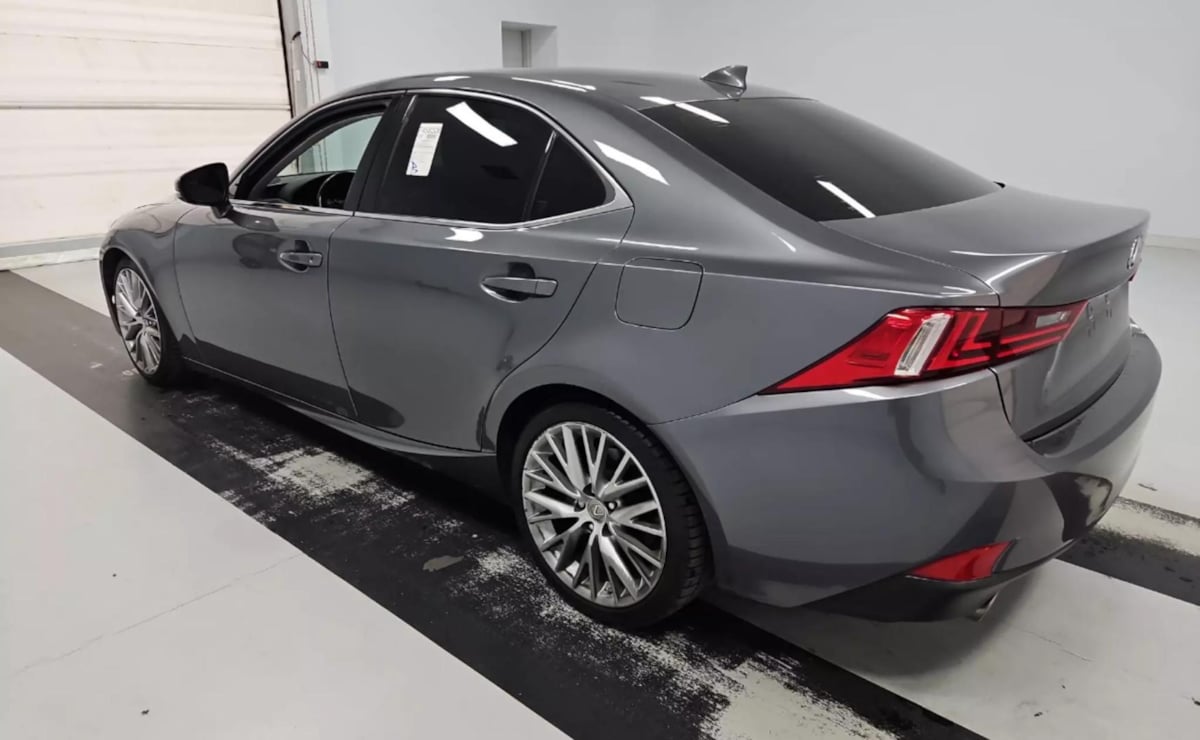 2015 Lexus IS 250 photo 5