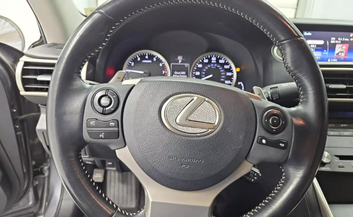 2015 Lexus IS 250 photo 8