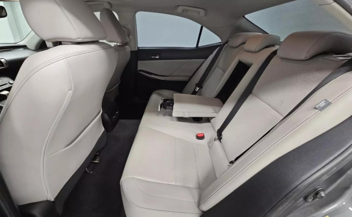 2015 Lexus IS 250 photo 12