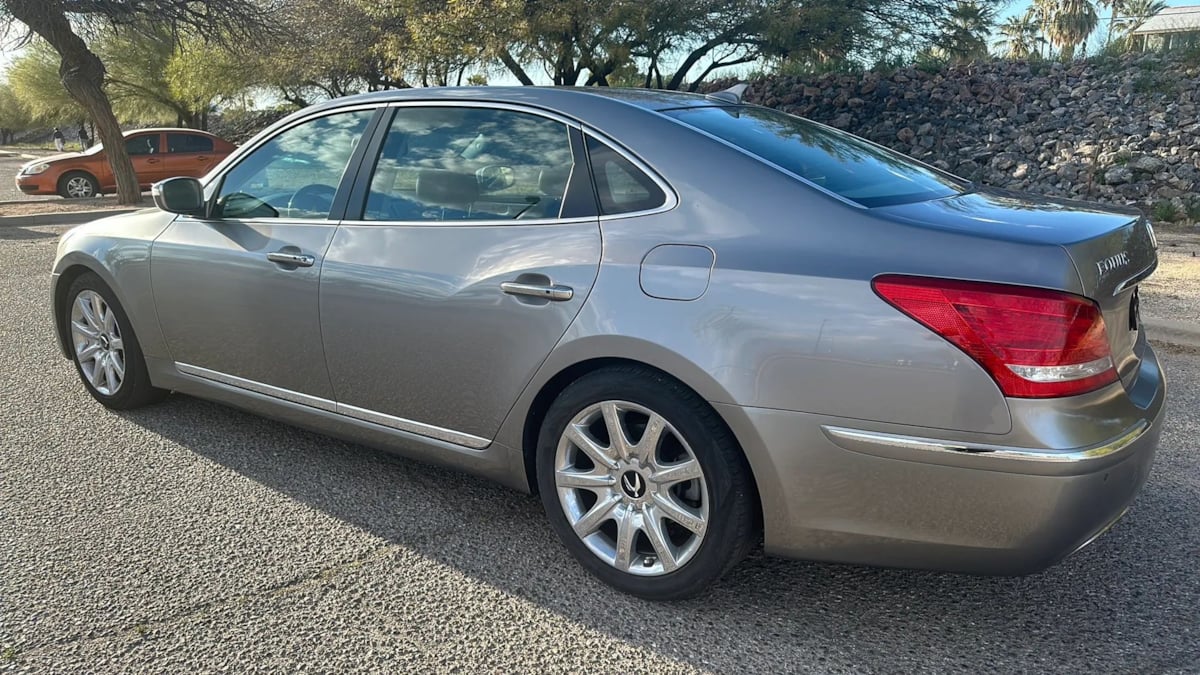2013 Hyundai Equus Ultimate photo 3