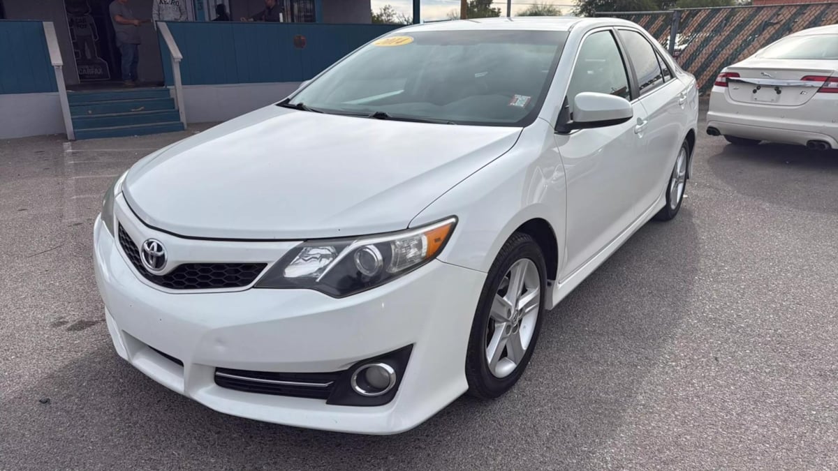 2014 Toyota Camry SE