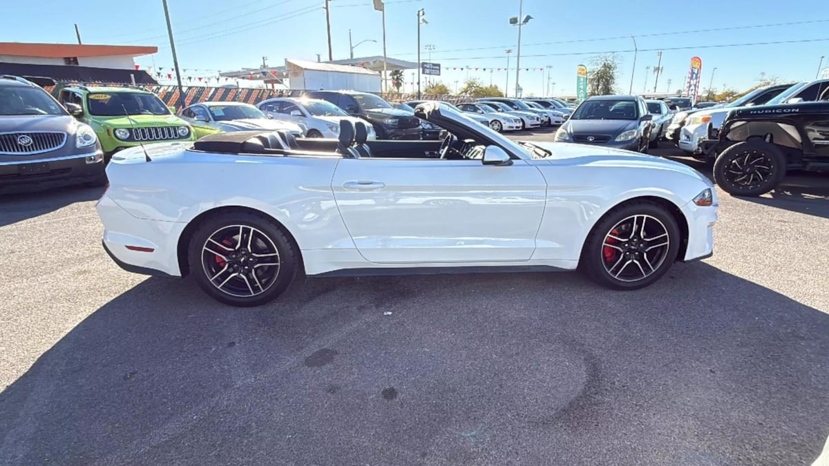 2018 Ford Mustang EcoBoost Premium Convertible photo 11