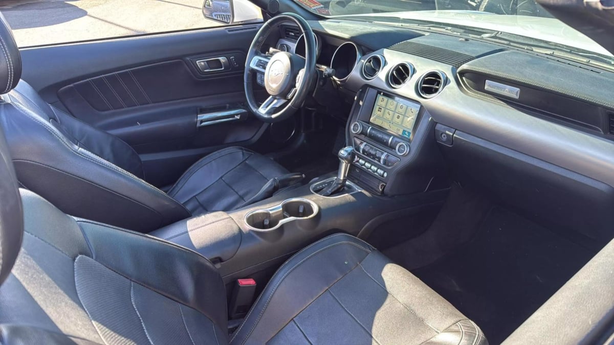 2018 Ford Mustang EcoBoost Premium Convertible photo 13