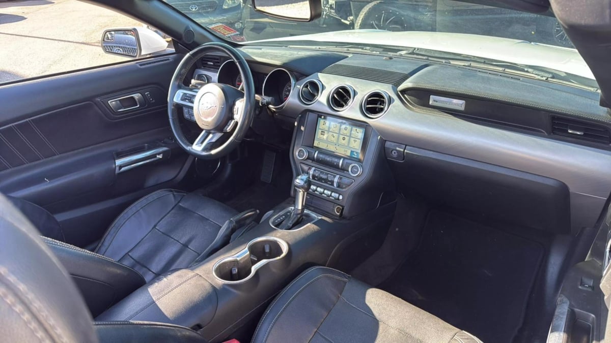 2018 Ford Mustang EcoBoost Premium Convertible photo 14