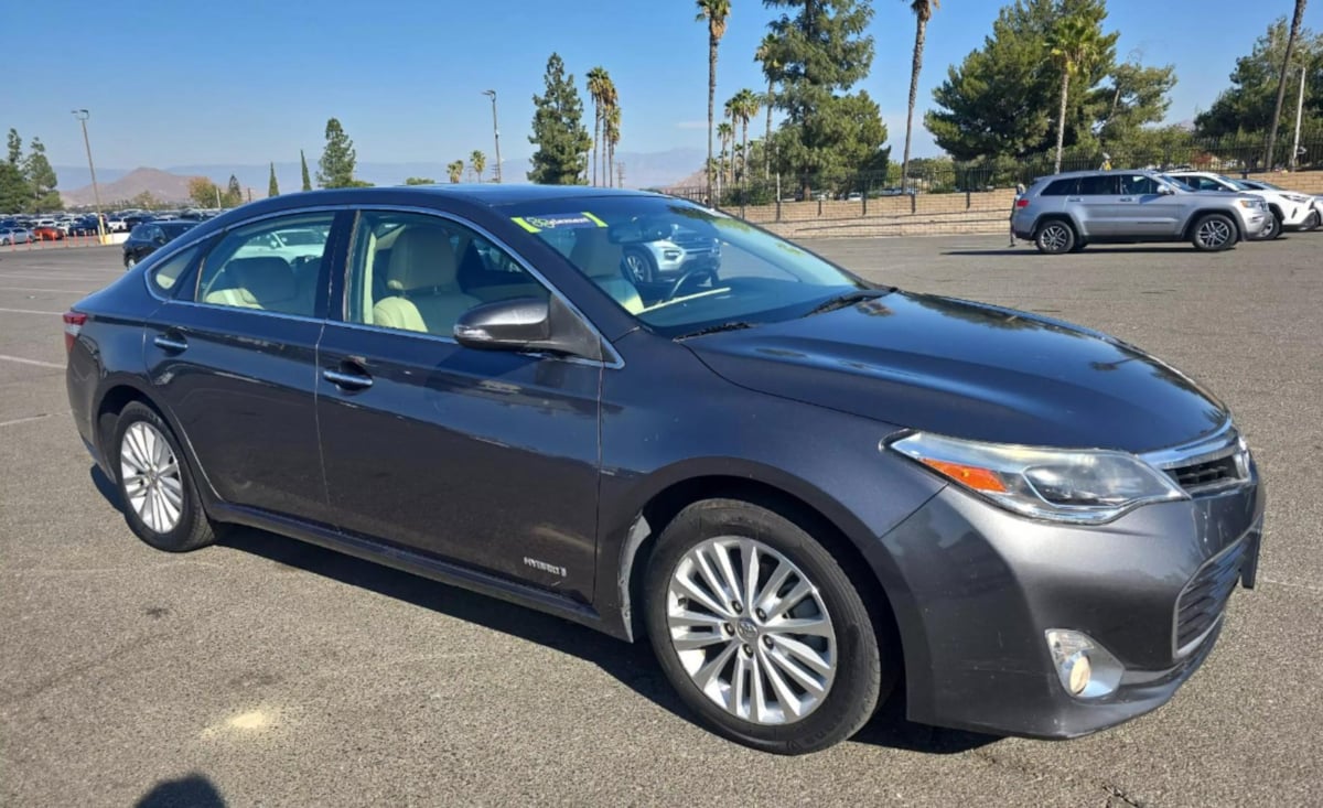 2014 Toyota Avalon Hybrid XLE Touring