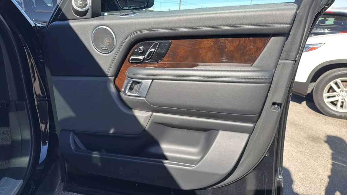 2020 Land Rover Range Rover photo 24