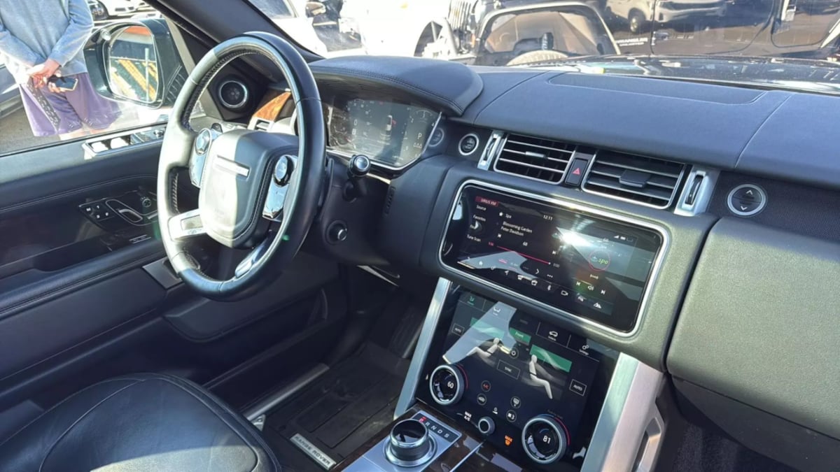 2020 Land Rover Range Rover photo 25