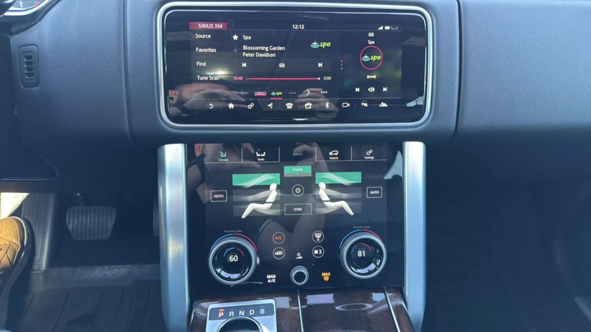 2020 Land Rover Range Rover photo 32