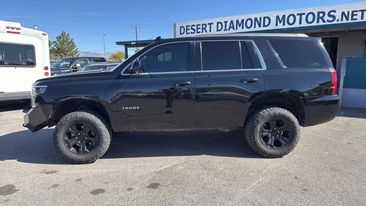 2019 Chevrolet Tahoe LS photo 3