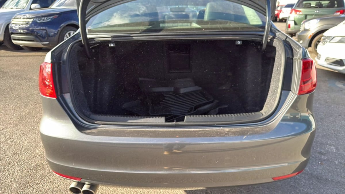 2011 Volkswagen Jetta TDI photo 6
