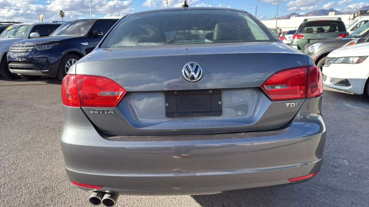 2011 Volkswagen Jetta TDI photo 7
