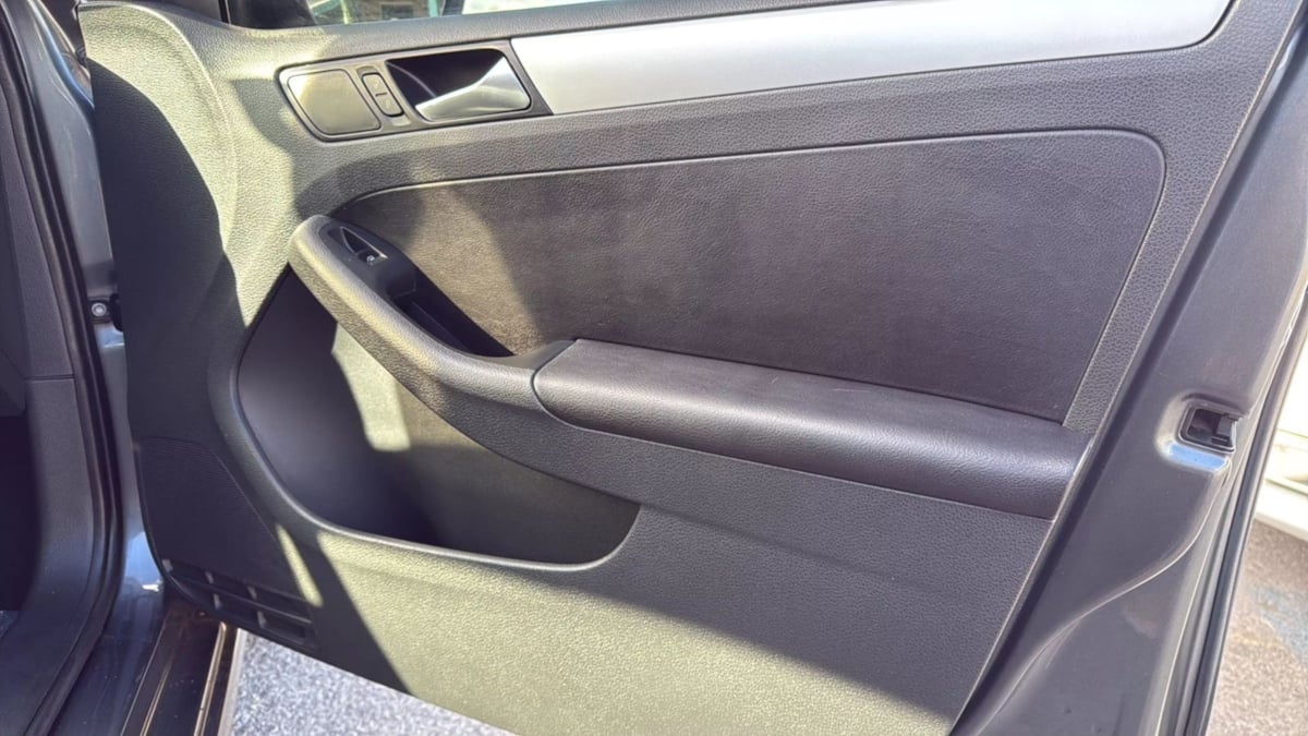 2011 Volkswagen Jetta TDI photo 20