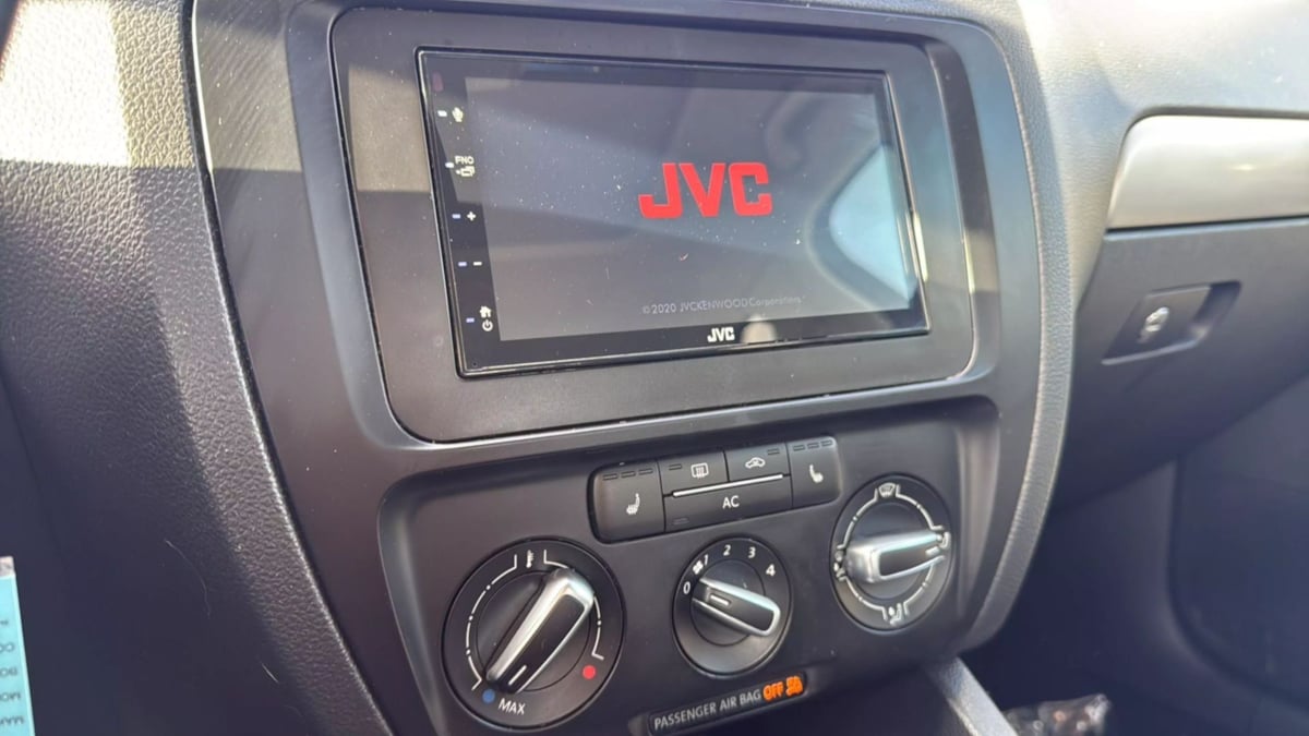 2011 Volkswagen Jetta TDI photo 29