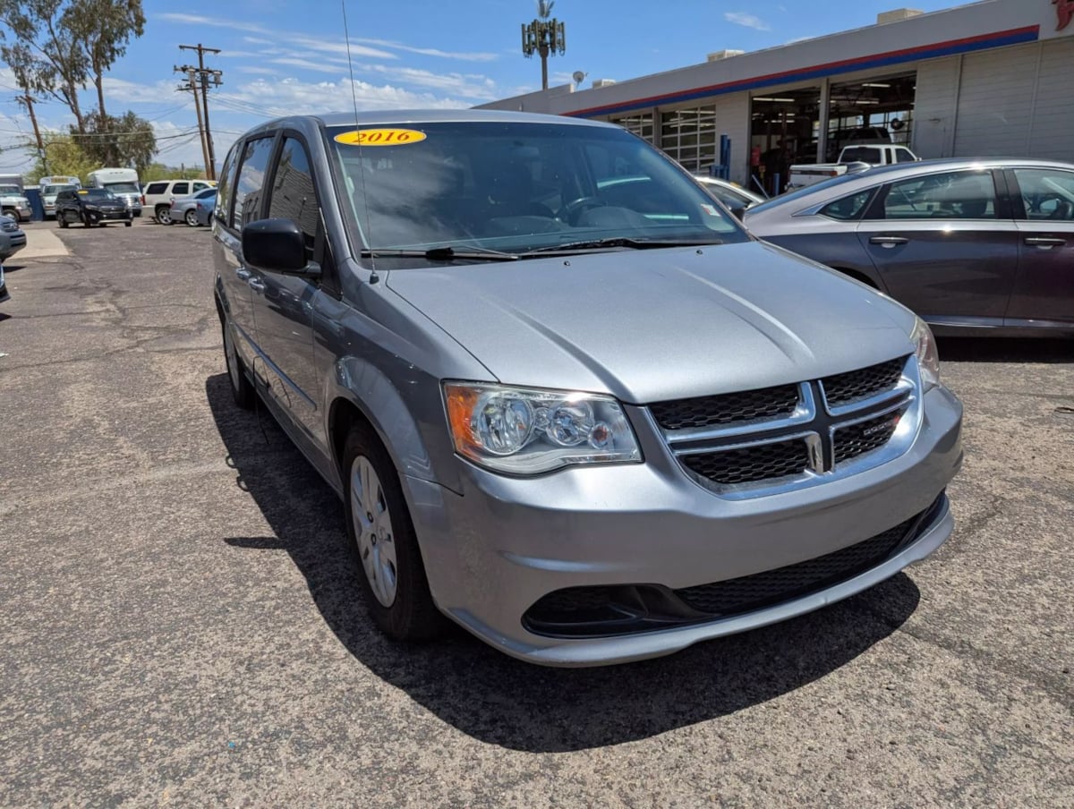 2016 Dodge Grand Caravan SE photo 3