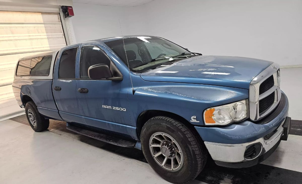 2004 Dodge Ram SLT photo 3