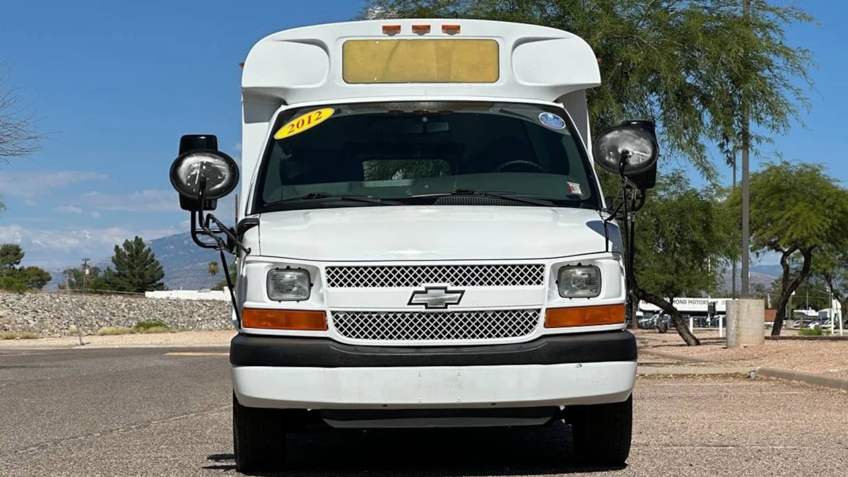 2012 Chevrolet Express G3500 - Photo 2