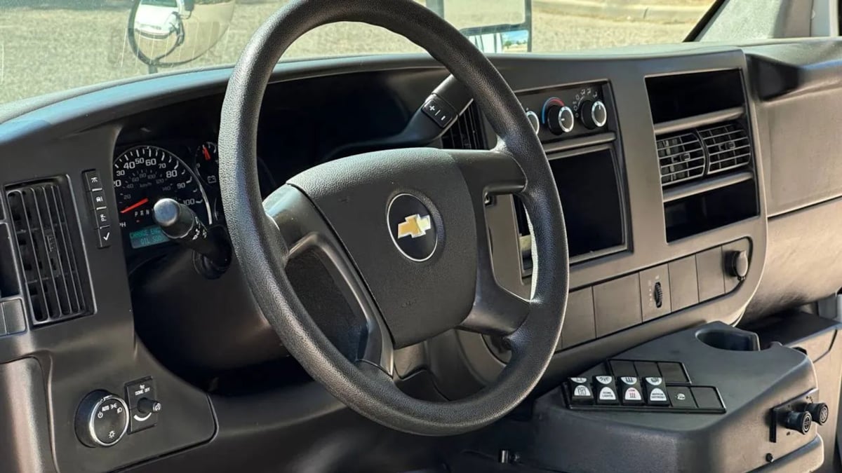 2012 Chevrolet Express G3500 - Photo 16