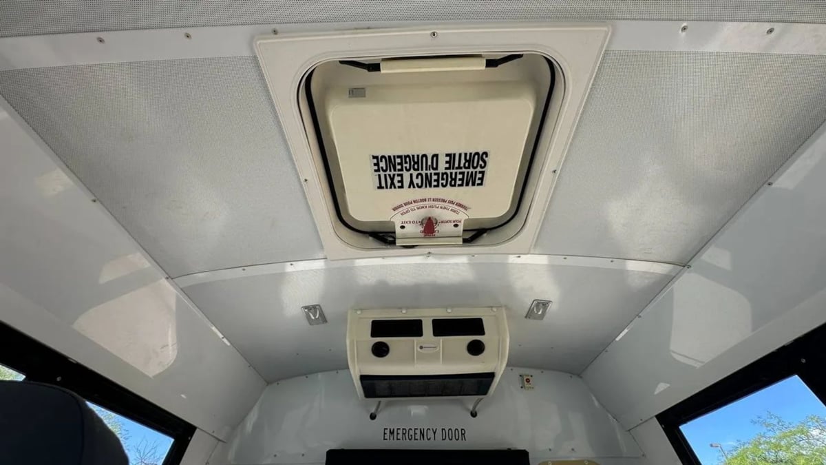2012 Chevrolet Express G3500 - Photo 24