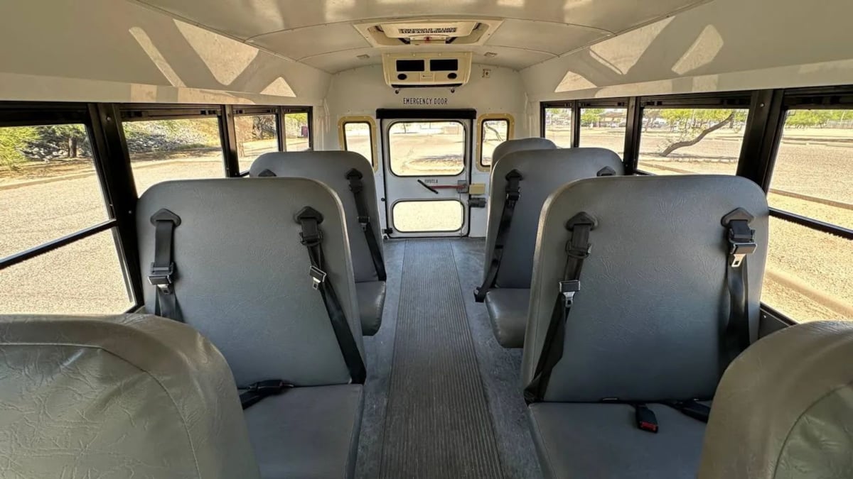 2012 Chevrolet Express G3500 - Photo 28