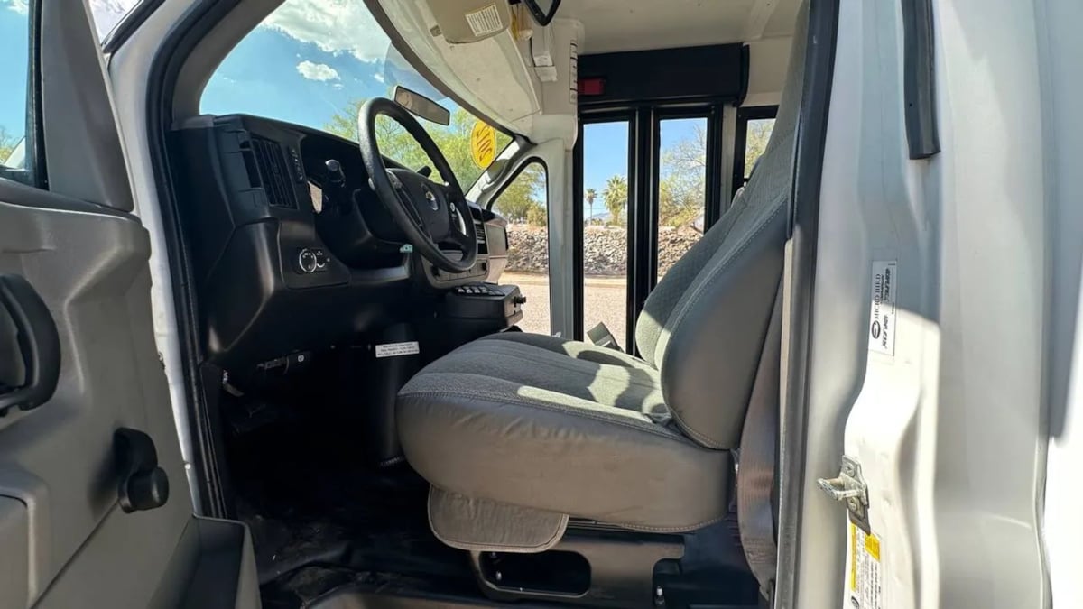 2012 Chevrolet Express G3500 - Photo 32