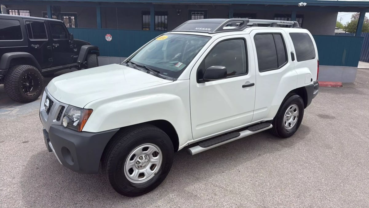 2014 Nissan Xterra Base photo 2