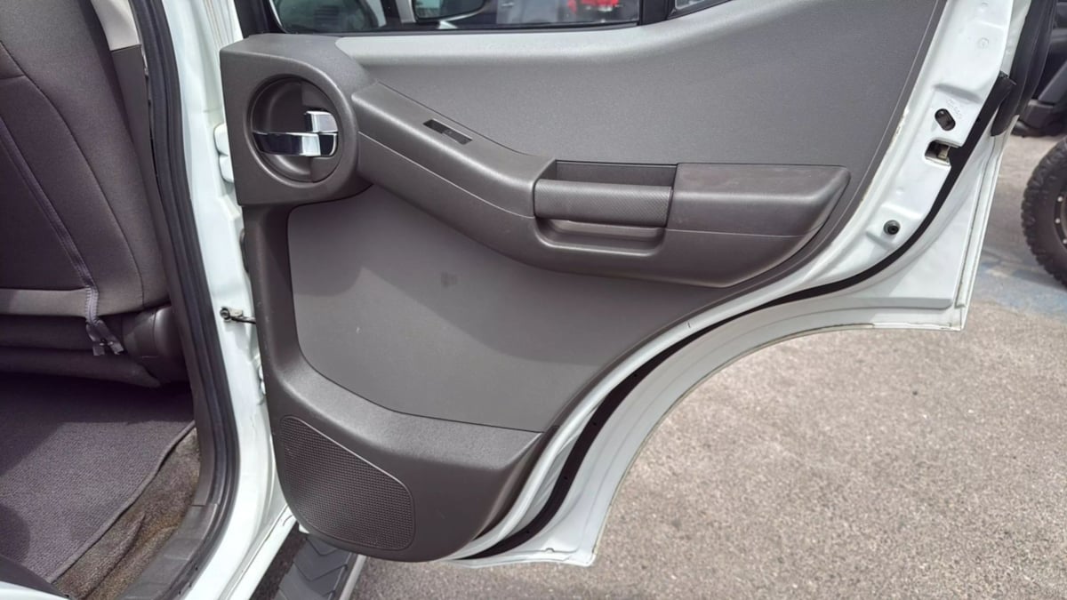 2014 Nissan Xterra Base photo 19