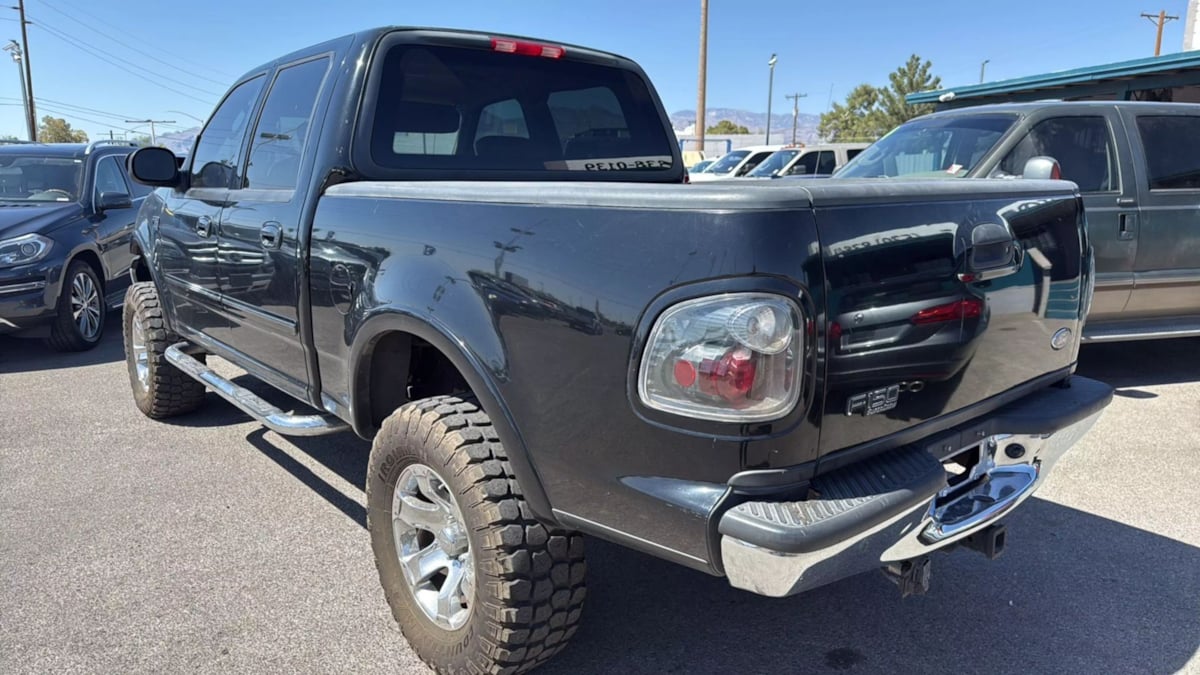 2003 Ford F-150 XLT photo 4