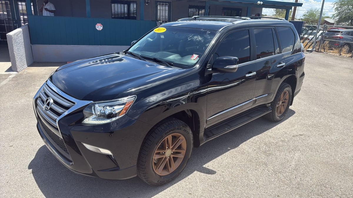 2017 Lexus GX 460 photo 2