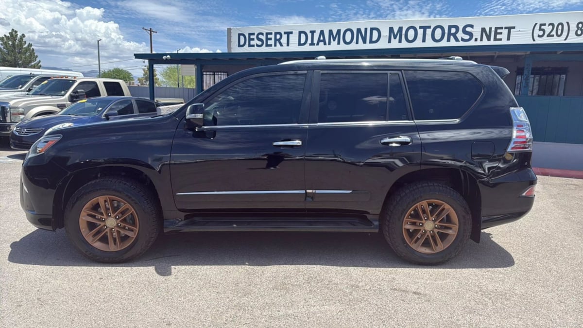 2017 Lexus GX 460 photo 3