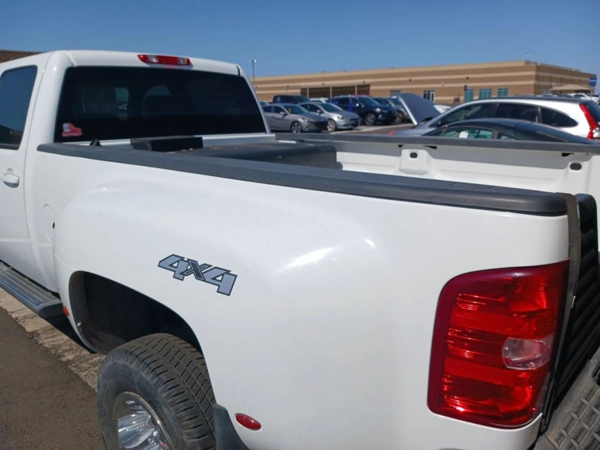 2011 Gmc Sierra SLT photo 4