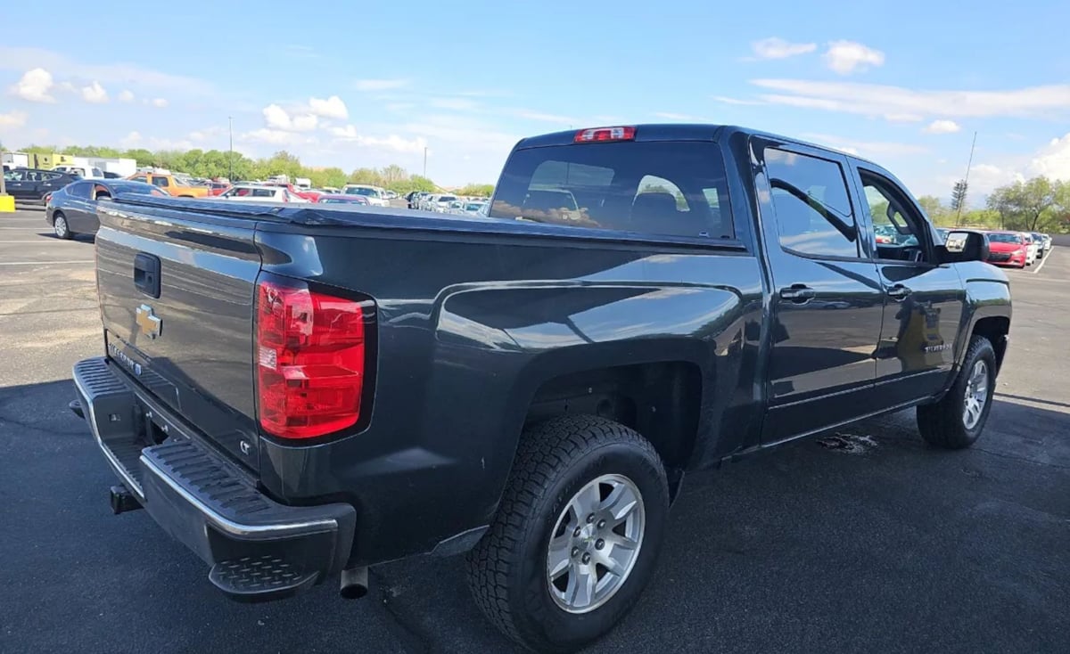 2018 Chevrolet Silverado 1500 LT photo 4