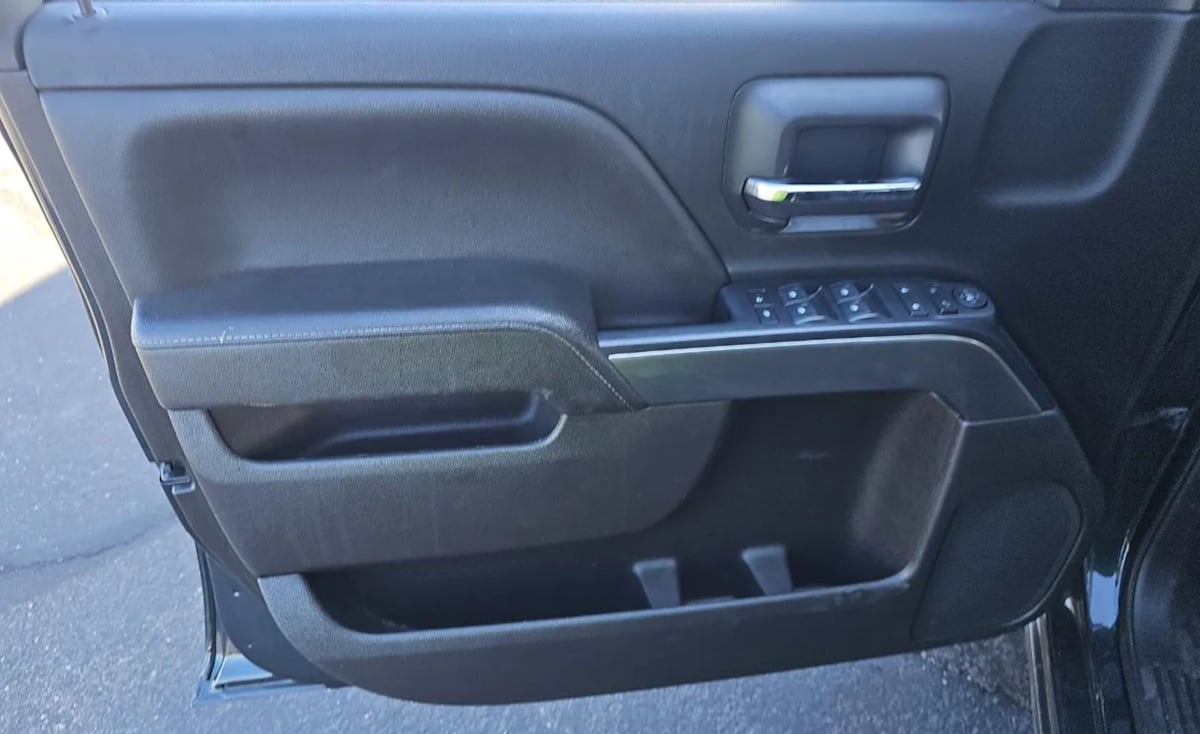 2018 Chevrolet Silverado 1500 LT photo 9
