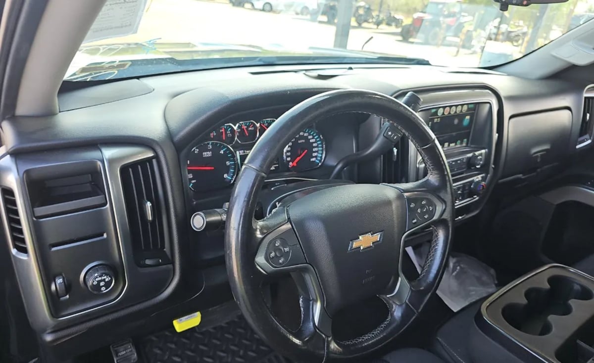 2018 Chevrolet Silverado 1500 LT photo 11