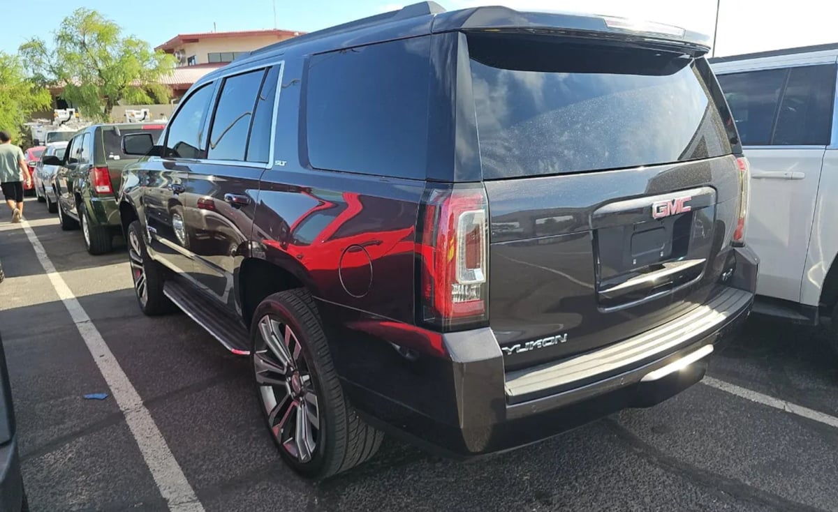 2017 Gmc Yukon SLT photo 6
