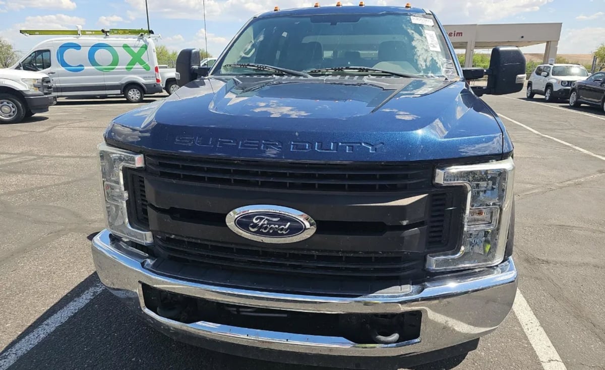 2019 Ford F-350 XL photo 2