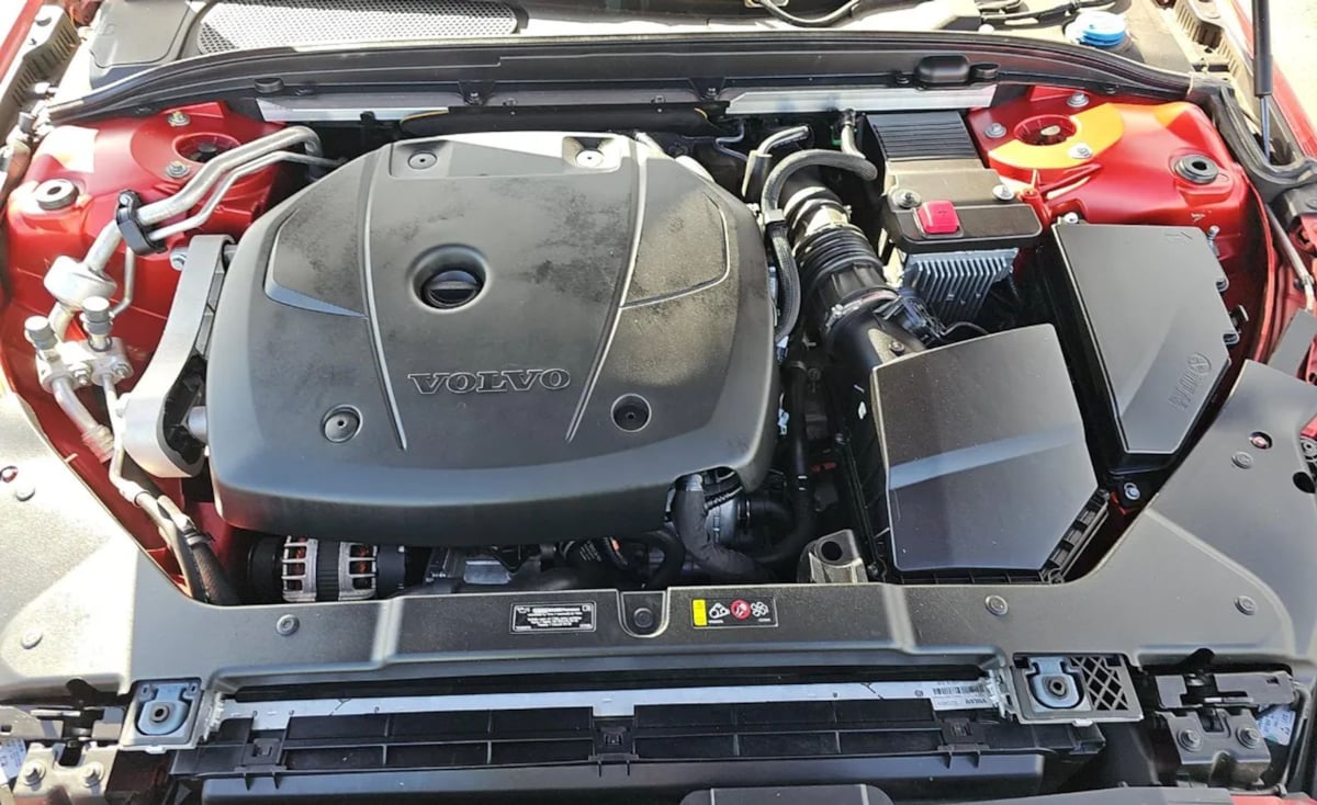 2020 Volvo S60 T6 Momentum photo 14