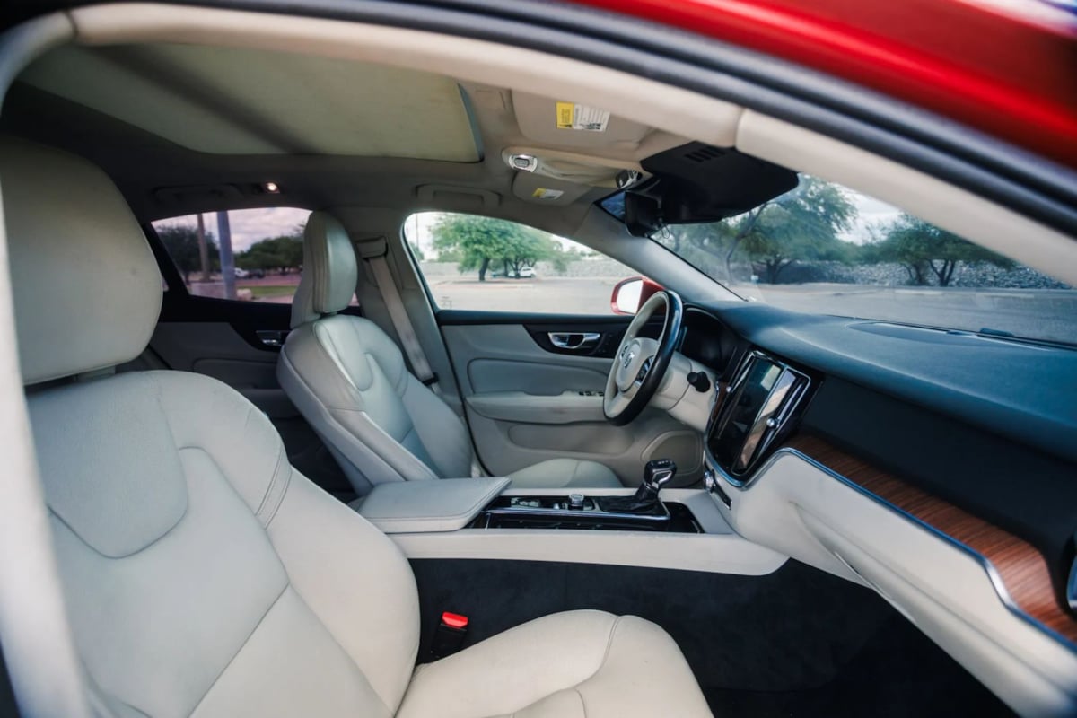 2020 Volvo S60 Momentum - Photo 14
