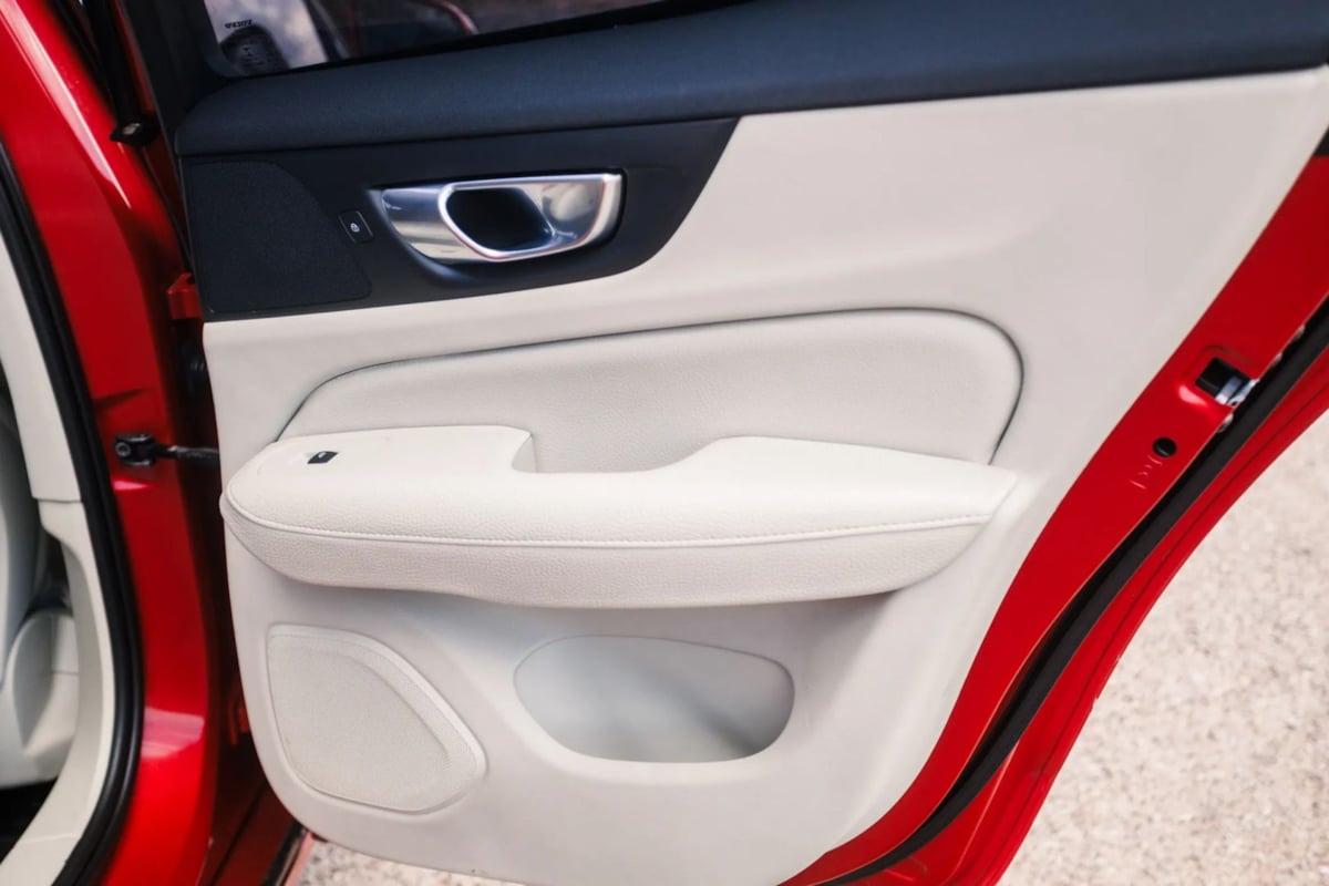 2020 Volvo S60 Momentum - Photo 17