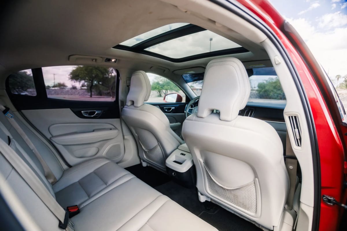 2020 Volvo S60 Momentum - Photo 18