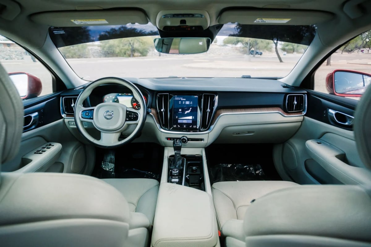 2020 Volvo S60 Momentum - Photo 23
