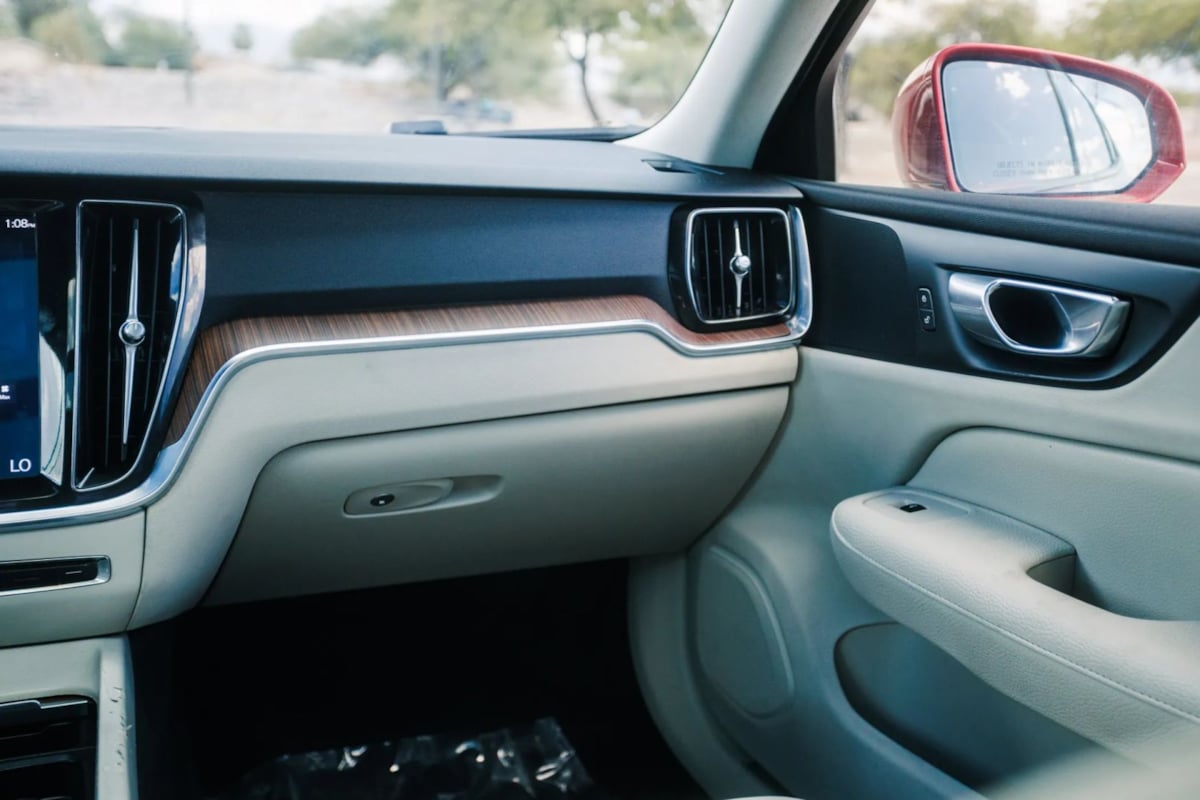 2020 Volvo S60 Momentum - Photo 26