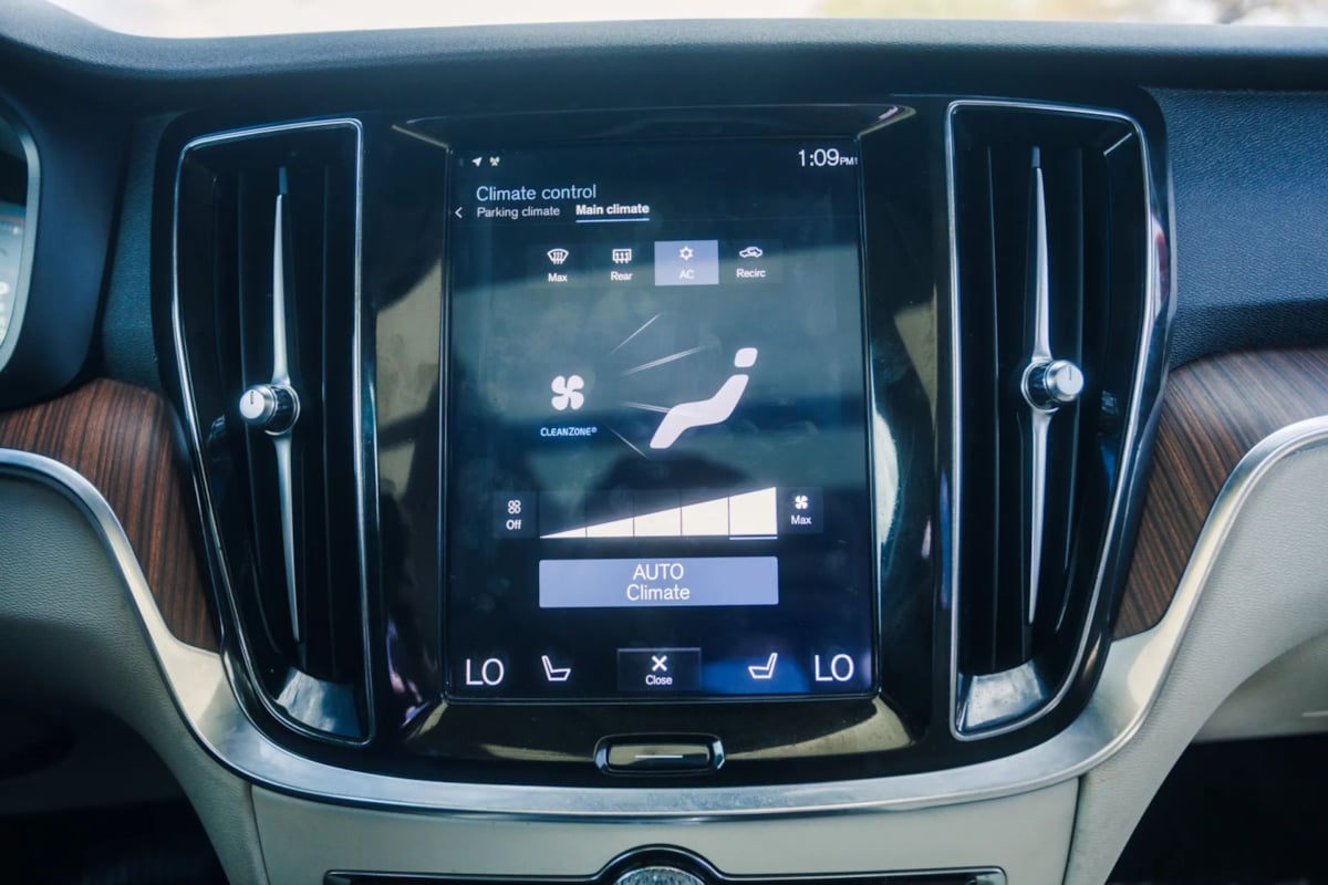 2020 Volvo S60 Momentum - Photo 36