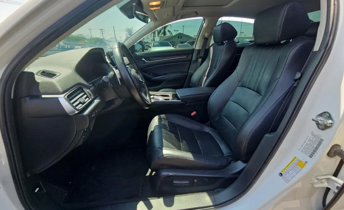 2019 Honda Accord Touring 2.0T photo 7