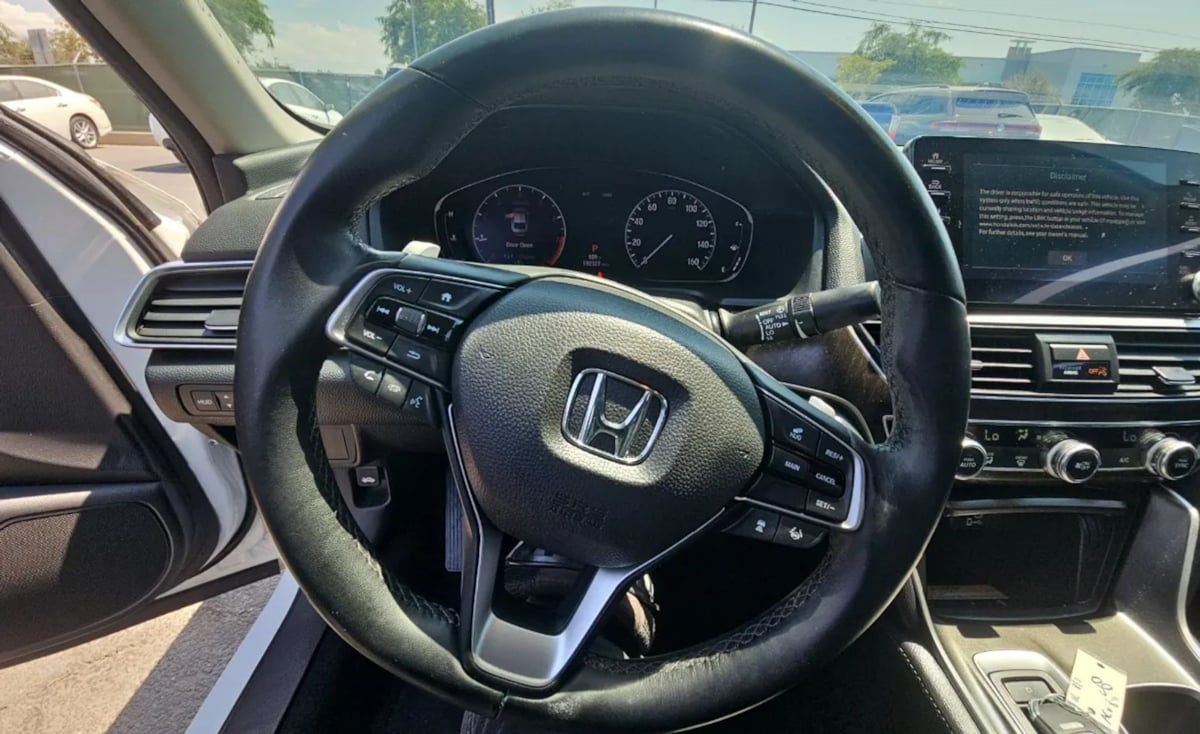 2019 Honda Accord Touring 2.0T photo 10