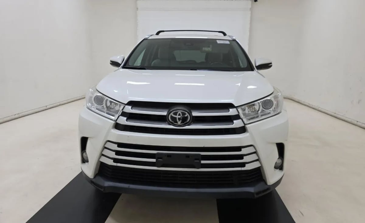 2018 Toyota Highlander XLE photo 2