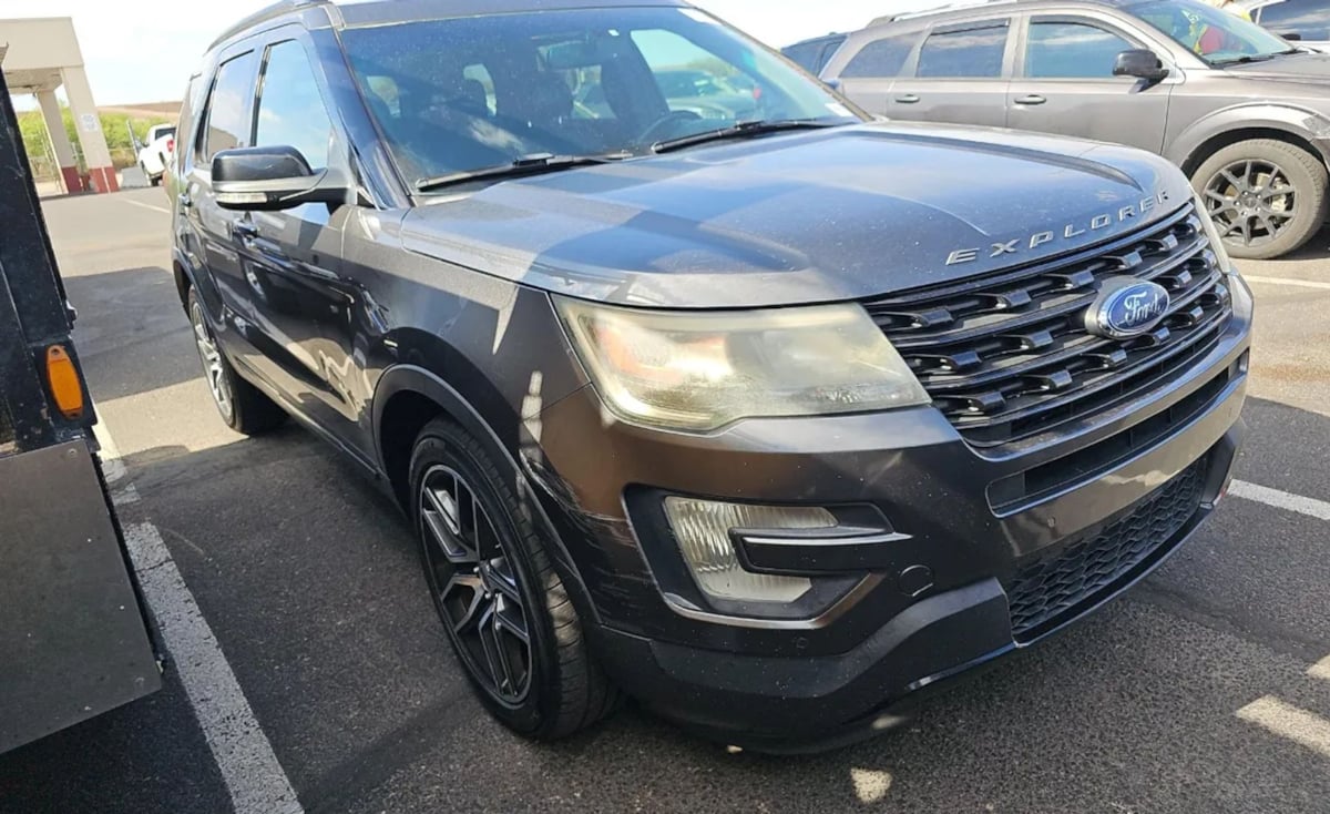 2016 Ford Explorer Sport photo 2