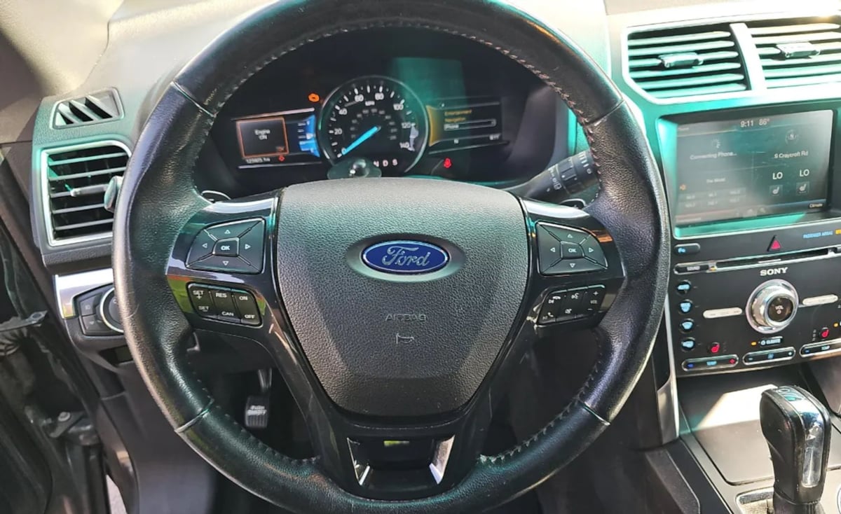 2016 Ford Explorer Sport photo 7
