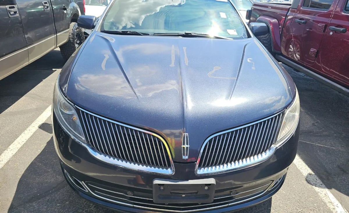 2013 Lincoln MKS Base photo 3