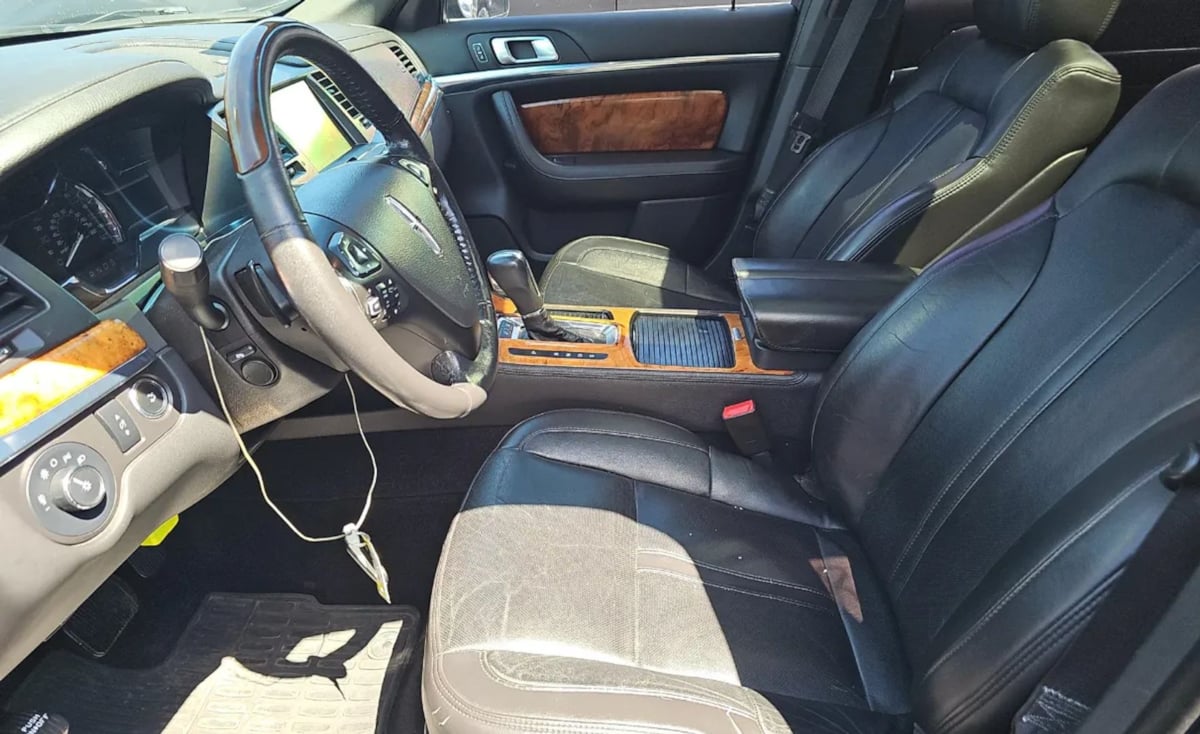 2013 Lincoln MKS Base photo 7
